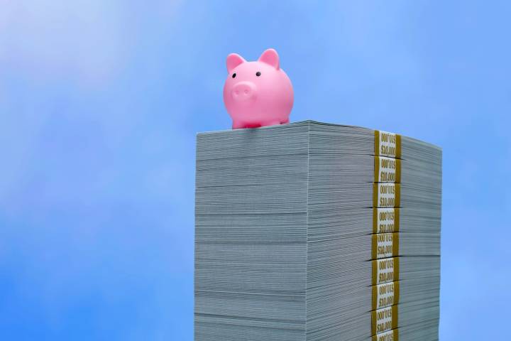 Copart Stock: International Expansion Adding To Cash Pile (NASDAQ:CPRT)