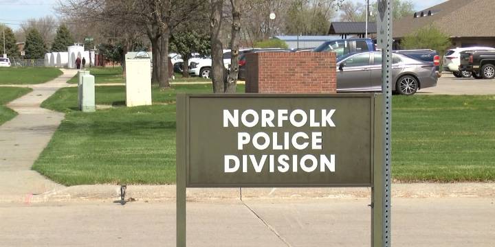 Northeast Nebraska police officer arrested