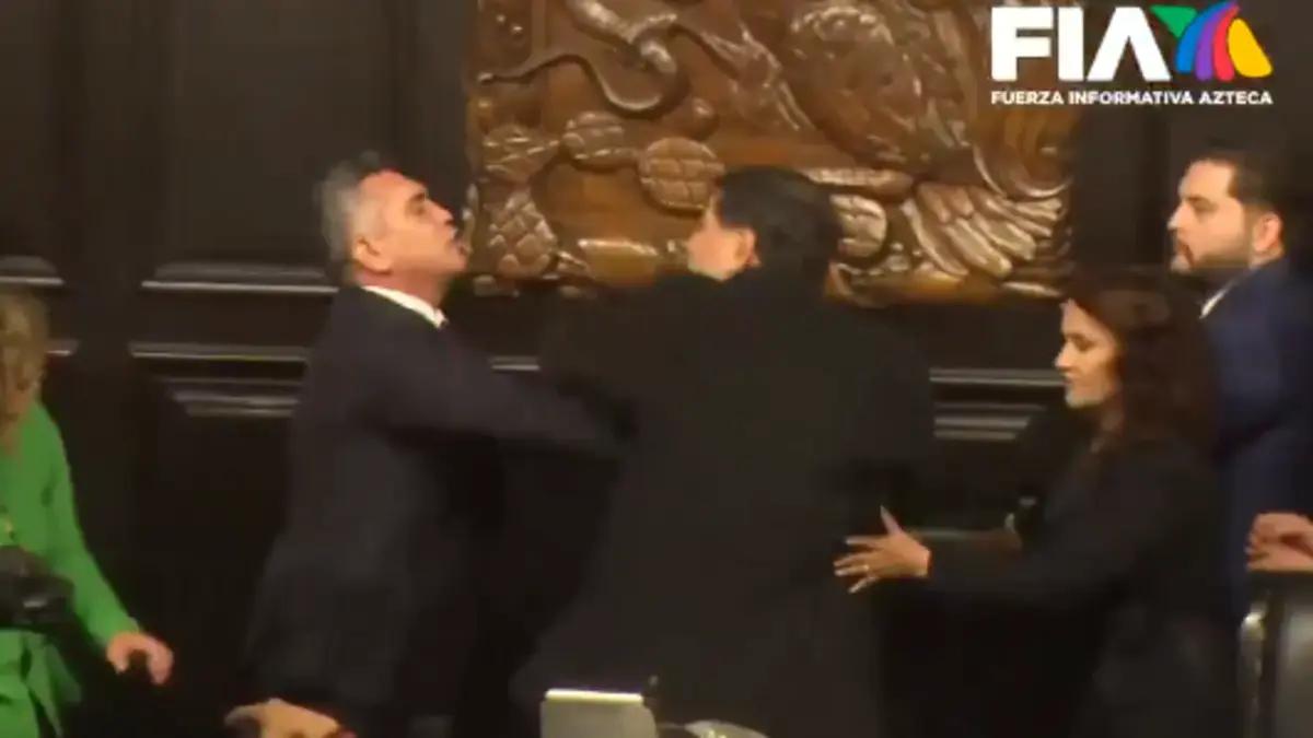 Senadores de México se van a los golpes en debate sobre supuestos llamados para que EE. UU. intervenga contra los cárteles del narcotráfico; video