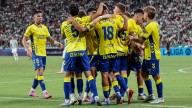 La UD Las Palmas se desmadra con una oda al gol y un 'Clementazo maradoniano'