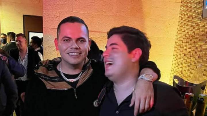 Murió vocalista de Enigma Norteño, famoso cantante a los 38 años; habría sido asesinado dentro de su carro