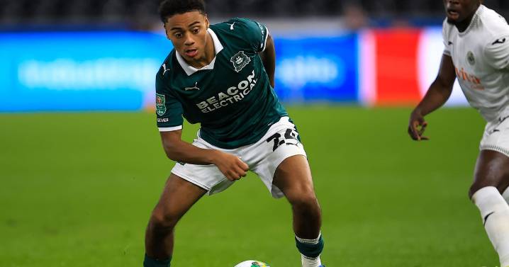 Tom Cleverley sets out challenge for Plymouth Argyle midfielder Caleb Roberts