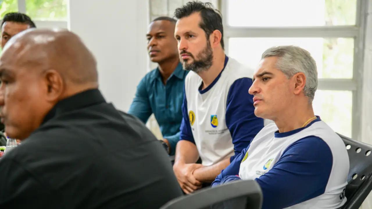 Gobernador anuncia nuevas obras y apoyos para enfrentar inundaciones y fortalecer seguridad en El Bagre, Antioquia