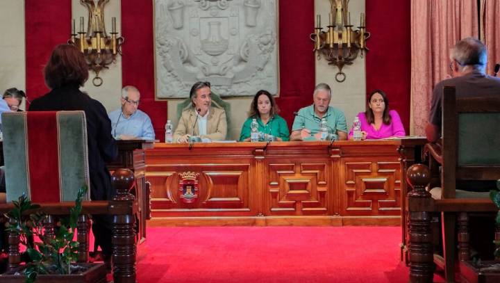 Arranca un plan de choque para acabar con los vertidos ilegales en áreas industriales del municipio
