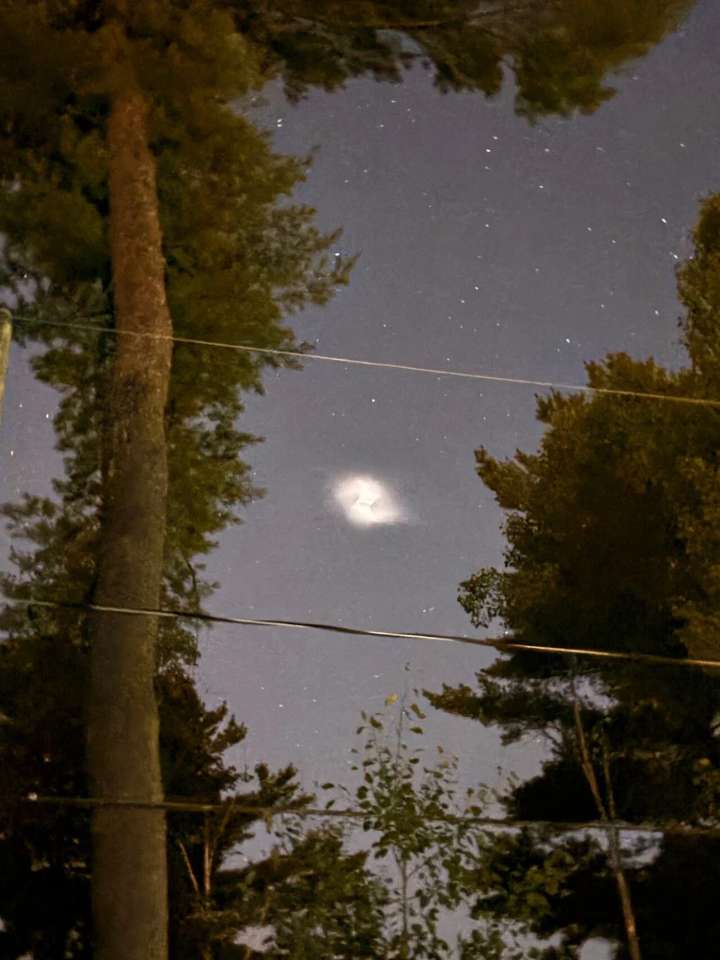 Was it a plane? Was it a UFO? Bright light over Quebec captivates stargazers