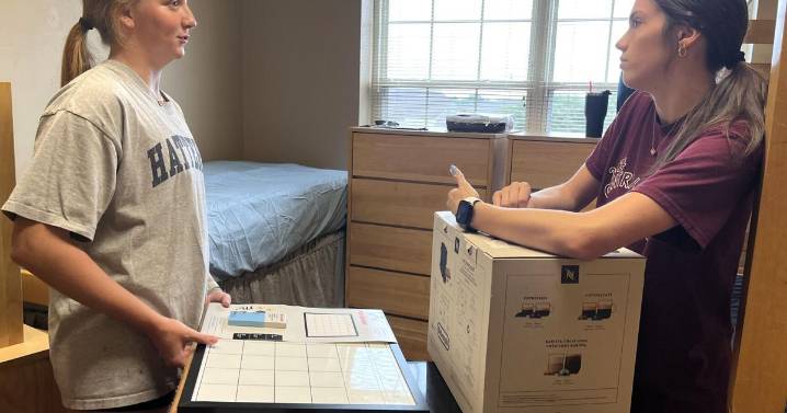 'Begin again:' Anderson University welcomes incoming freshmen to campus