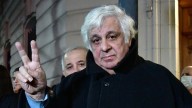 Alberto Samid dio explicaciones sobre la mujer que fue vista desnuda en Ezeiza: "Es una de mis hijas"