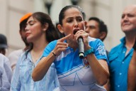 Luisa González aseguró que Daniel Noboa tiene intenciones de vincularla con el Cártel de los Soles