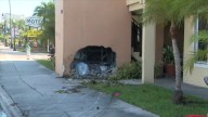 1 hospitalized after driver crashes into building in Hollywood