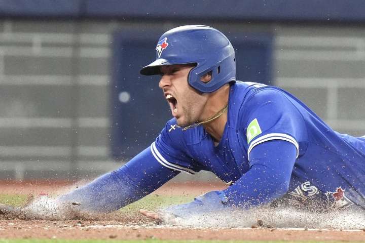 Barger keys three-run eighth inning as Blue Jays come back for 9