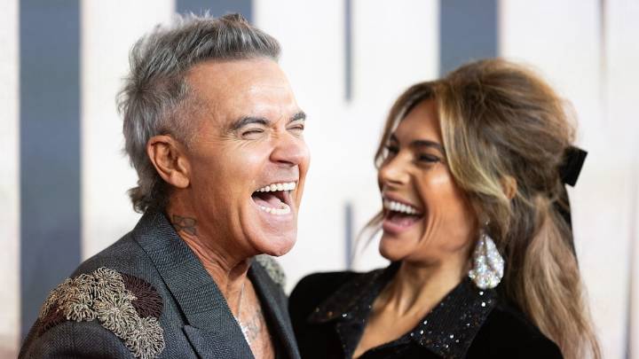 Robbie Williams enlists 30,000 people for grand romantic gesture to wife Ayda