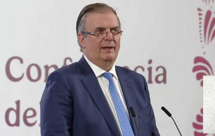 Ya no se puede importar a México calzado terminado: Ebrard