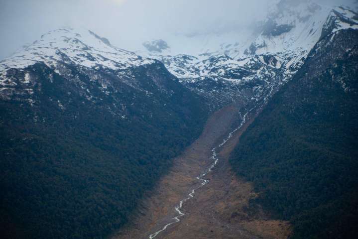 Realizan sobrevuelo en provincia de Palena ante Alerta Amarilla por riesgo de remoción en masa