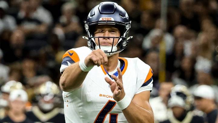 Sources -- QB Ehlinger passed on other offers to stay with Broncos