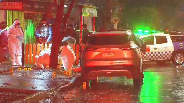 Víctima sería conductor de aplicación: Hombre es asesinado con múltiples disparos al interior de su vehículo en San Ramón