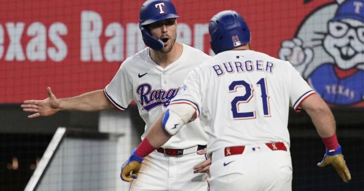 MLB: Evan Carter (Elizabethton) had two hits on Wednesday for the Texas Rangers in his return to lineup