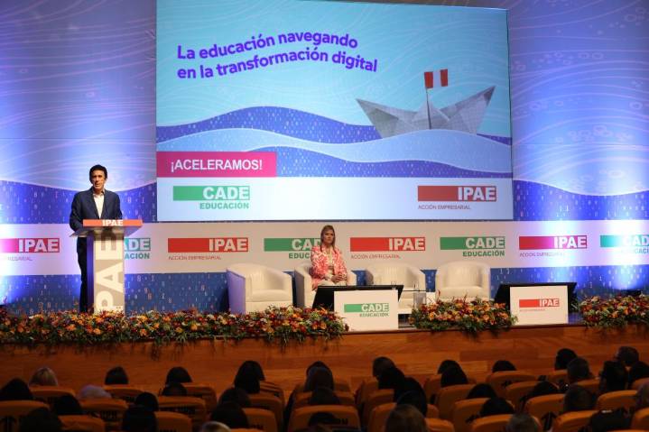 CADE Educación 2025: Hacen llamado a acelerar la transformación digital del sistema educativo