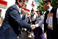 El Govern de Salvador Illa pide a los ayuntamientos que garanticen la atención en catalán a los ciudadanos