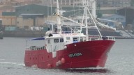 Rescatados sans e salvos os tripulantes dun pesqueiro da Guarda que naufragou preto dos Azores