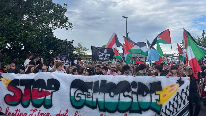 Miles de manifestantes protestan en el Festival de Venecia pidiendo que pare el genocidio en Gaza