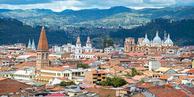 Gobierno de Ecuador presenta presupuestos de US$33.065 millones y déficit de 4,4%