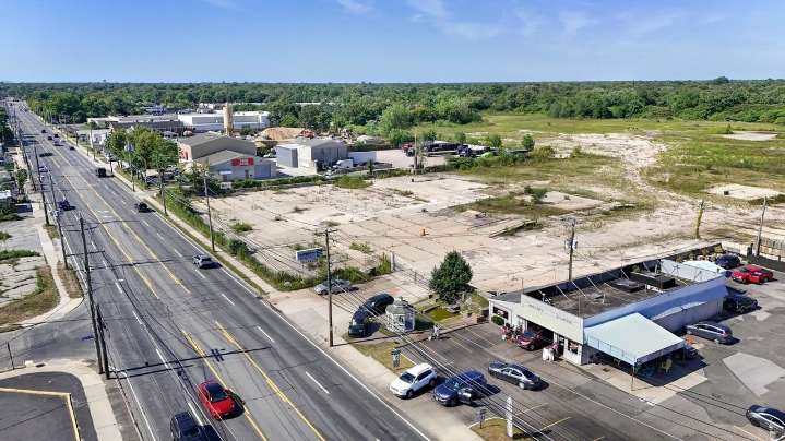 Islip OKs $7.5M in tax breaks for warehouse at former landfill property