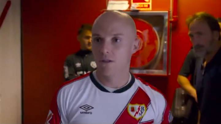 El capitán del Rayo en el vestuario tras el penalti: "Chavales, el árbitro acaba de asumir su error"