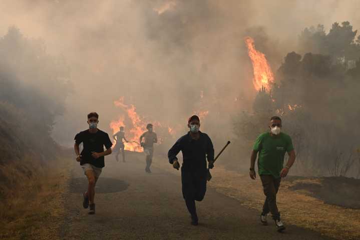 Spain Deploys 500 More Soldiers as Wildfires Rage Across Europe