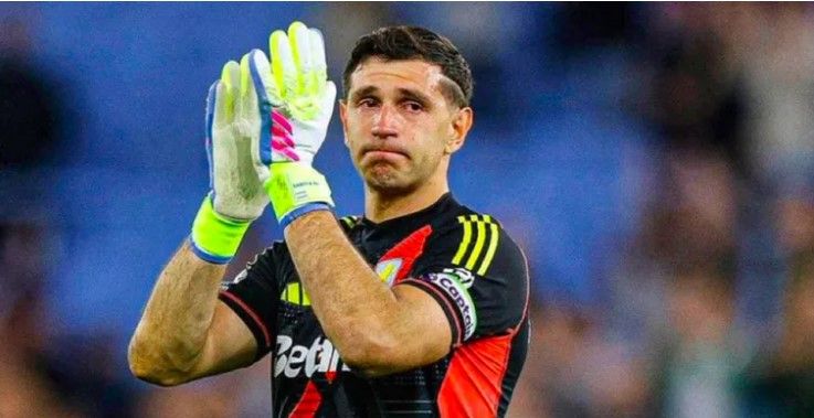 Por qué Dibu Martínez no estuvo presente en el debut de Aston Villa en la Premier League