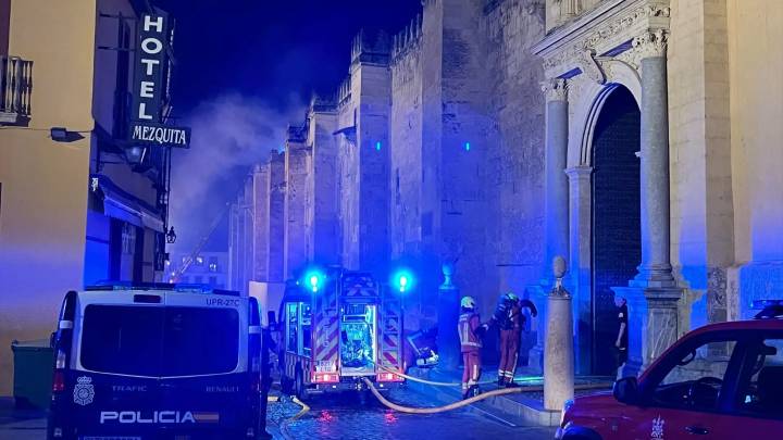 El deán de Catedral apunta a un "daño muy pequeño" en la Mezquita de Córdoba por el incendio: "Es segura la visita"