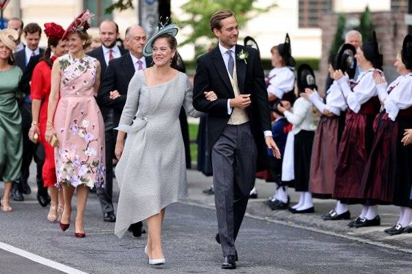 Madrinas de otoño: tendencia de zapatos en esta boda aristocrática
