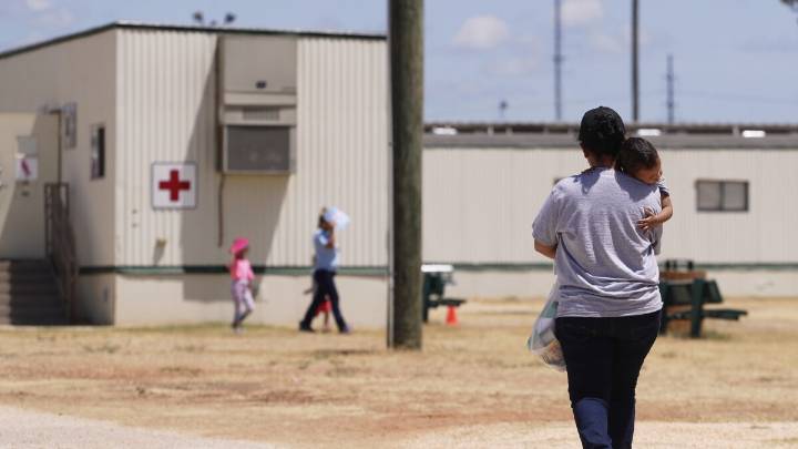 Judge to consider the fate of an agreement on protecting immigrant children in US custody
