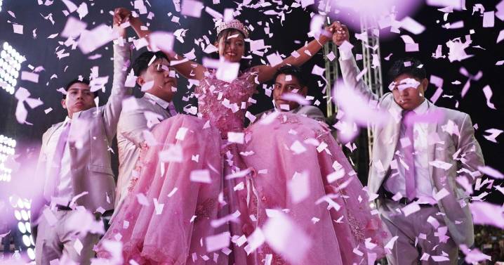 A Mexican's teen 15th birthday goes viral and more top photos this week from Latin America