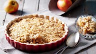 Crumble de manzana listo en pocos minutos, sin manteca y sin amasar: queda riquísimo para acompañar con unos mates