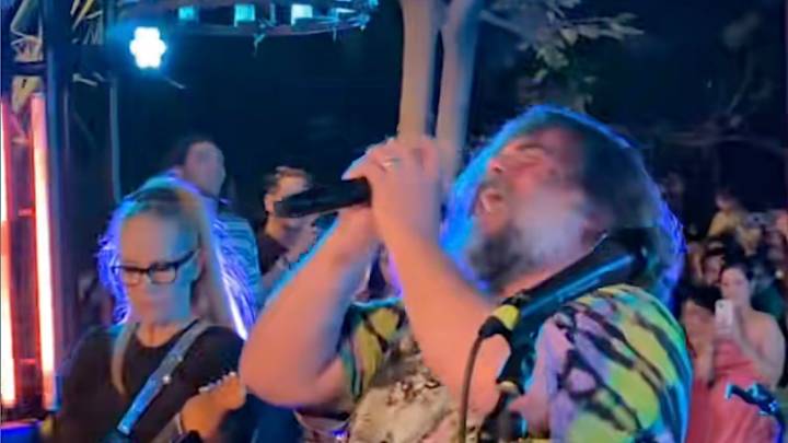 Jack Black Performs "We Got the Beat"/"Paranoid" with The Go