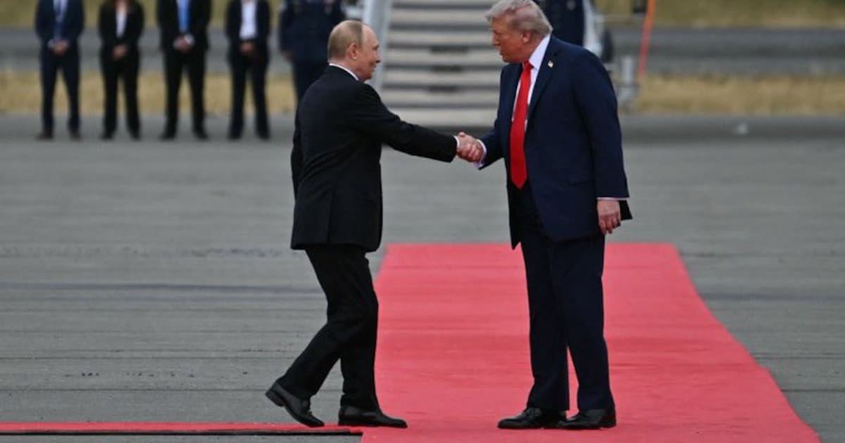 Trump y Putin, cara a cara en Alaska con apretón de manos: ¿Se acerca la paz en Ucrania?