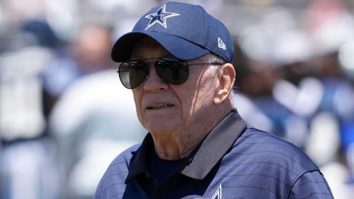 Jerry Jones again proves he shouldn't make decisions for Cowboys