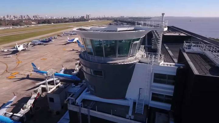 Los controladores aéreos lanzan una serie de paros desde este viernes hasta el sábado 30