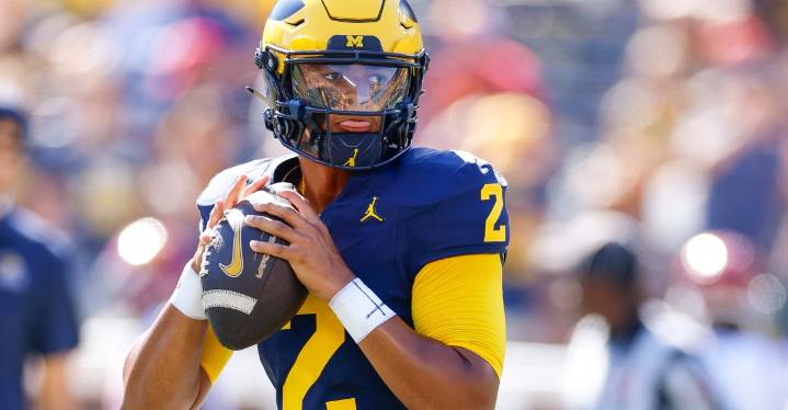 Sherrone Moore names Michigan Football’s backup quarterback
