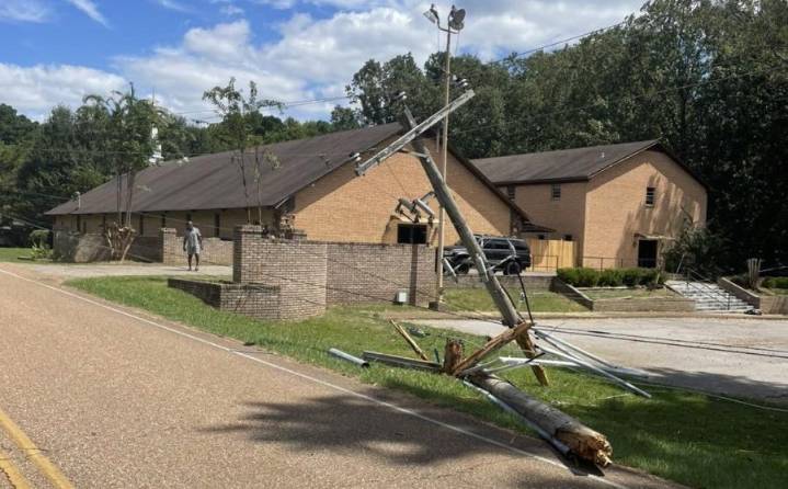Downed power line in Bartlett; drivers seek alternative route, police say