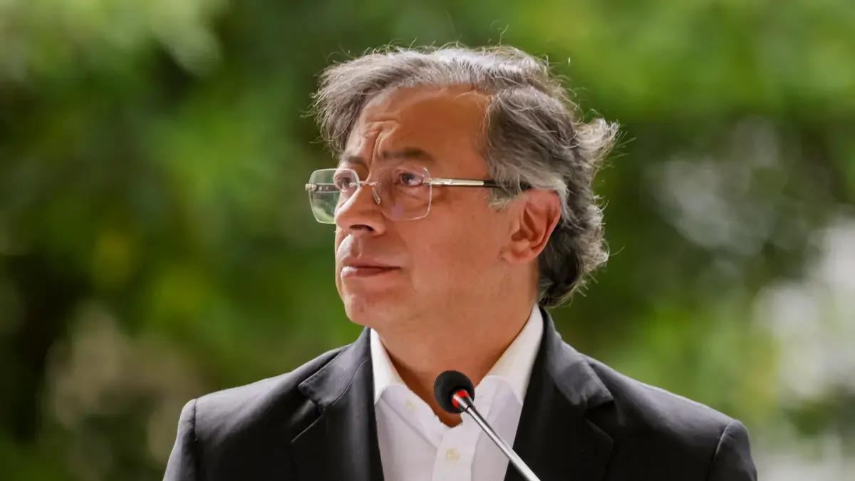 Presidente Gustavo Petro asegura que ataque contra helicóptero de la Policía en Amalfi fue con cilindros: 'La trampa era muy difícil de detectar'