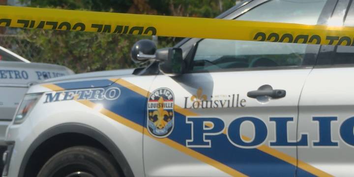 2 women arrive at hospital with gunshot wounds, police say