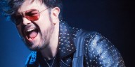 Aleks Syntek sufre aparatoso accidente en casa y termina fracturado