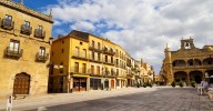 Alerta en Ciudad Rodrigo: hallan salchichas con alfileres y clavos en la calle San Fernando