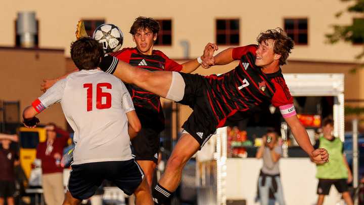 Check out photos from De Pere vs. Appleton East boys soccer