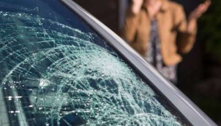 Intentan robar carro en la Petrolera