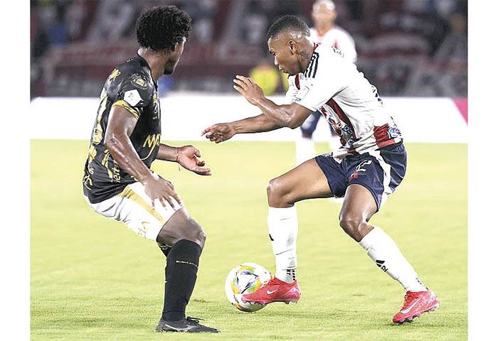 Junior se afianza en el liderato