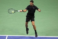 Alcaraz y Djokovic avanzan; Bucsa logra sus primeros octavos en Nueva York