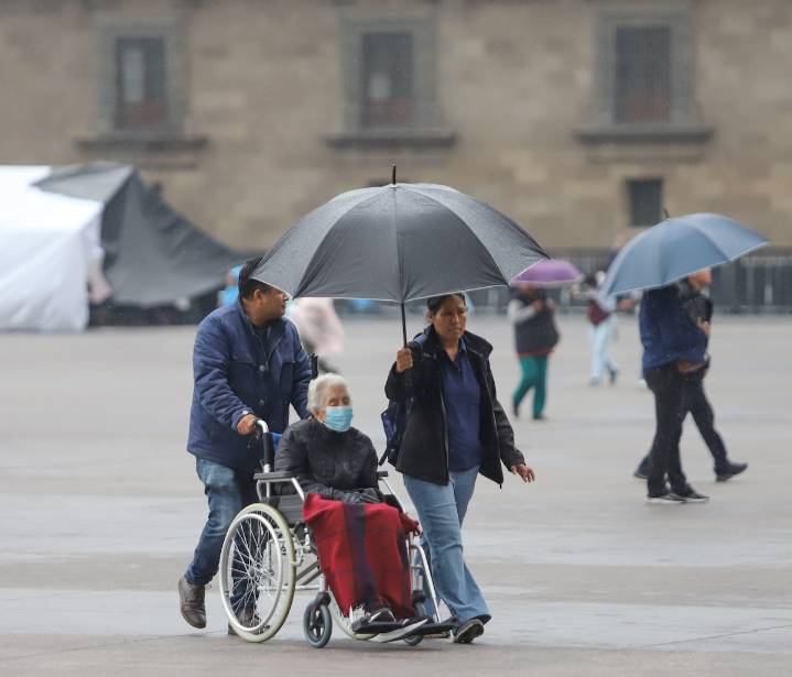 Se espera calor al mediodía y lluvias ligeras por la tarde en la CDMX