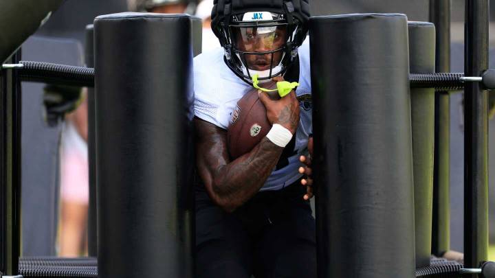 NFL running backs keep getting squeezed